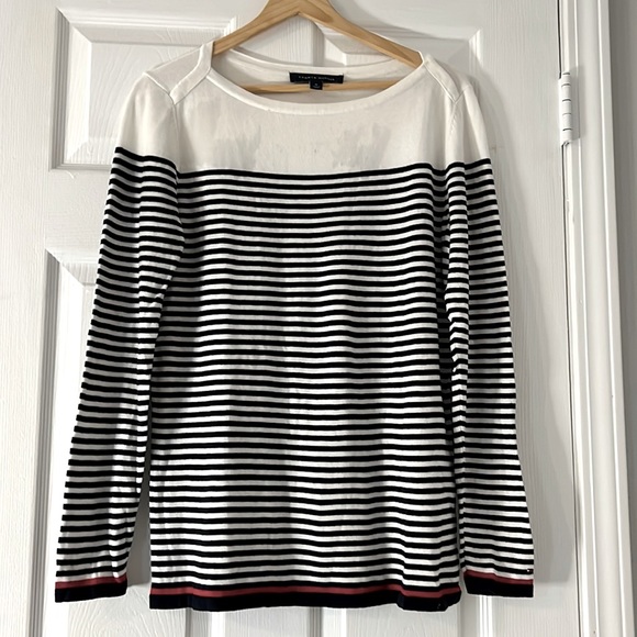 Tommy Hilfiger Sweater - Picture 1 of 2